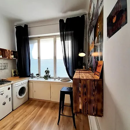 Przytulne Mieszkanie W Kamienicy Na Pradze Warsaw Exterior photo